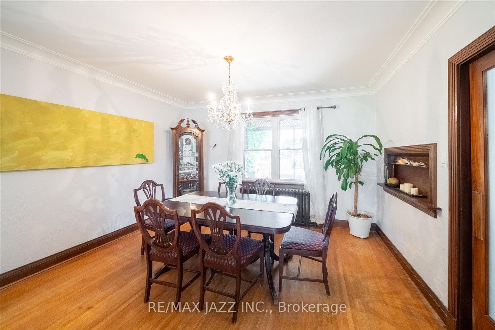 Spacious dining room