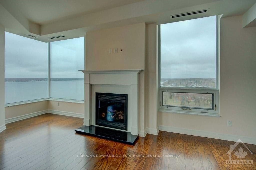 15 ST ANDREW Street Unit 1501 photo 4