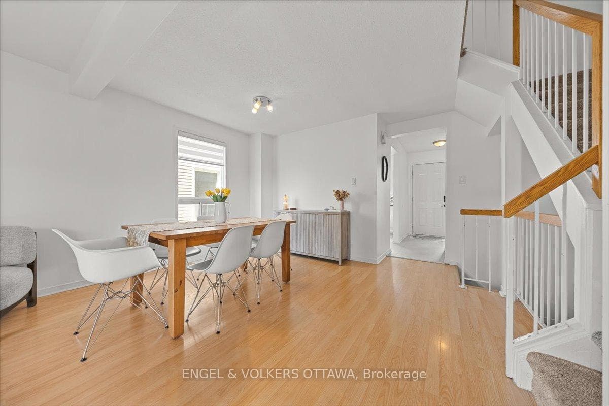 956 Cookshire Crescent Unit 54 photo 4