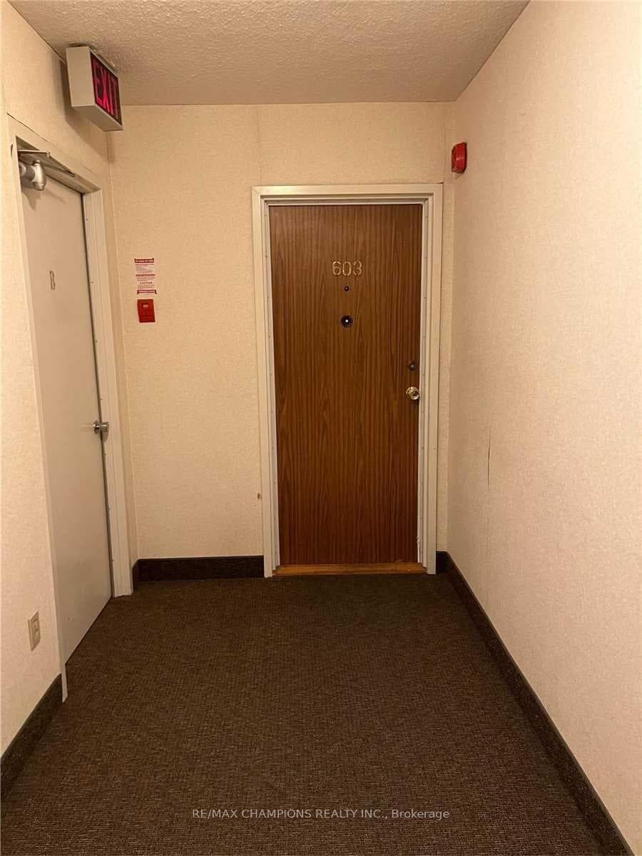 1275 Markham Road Unit 603 photo 6