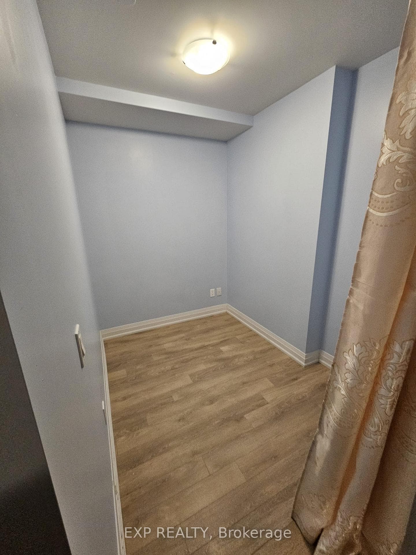 10 Meadowglen Place Unit 613 photo 6
