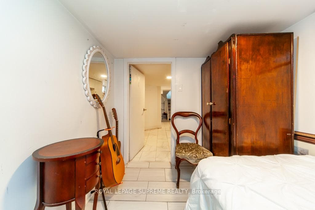 95 Silverthorn Avenue photo 36