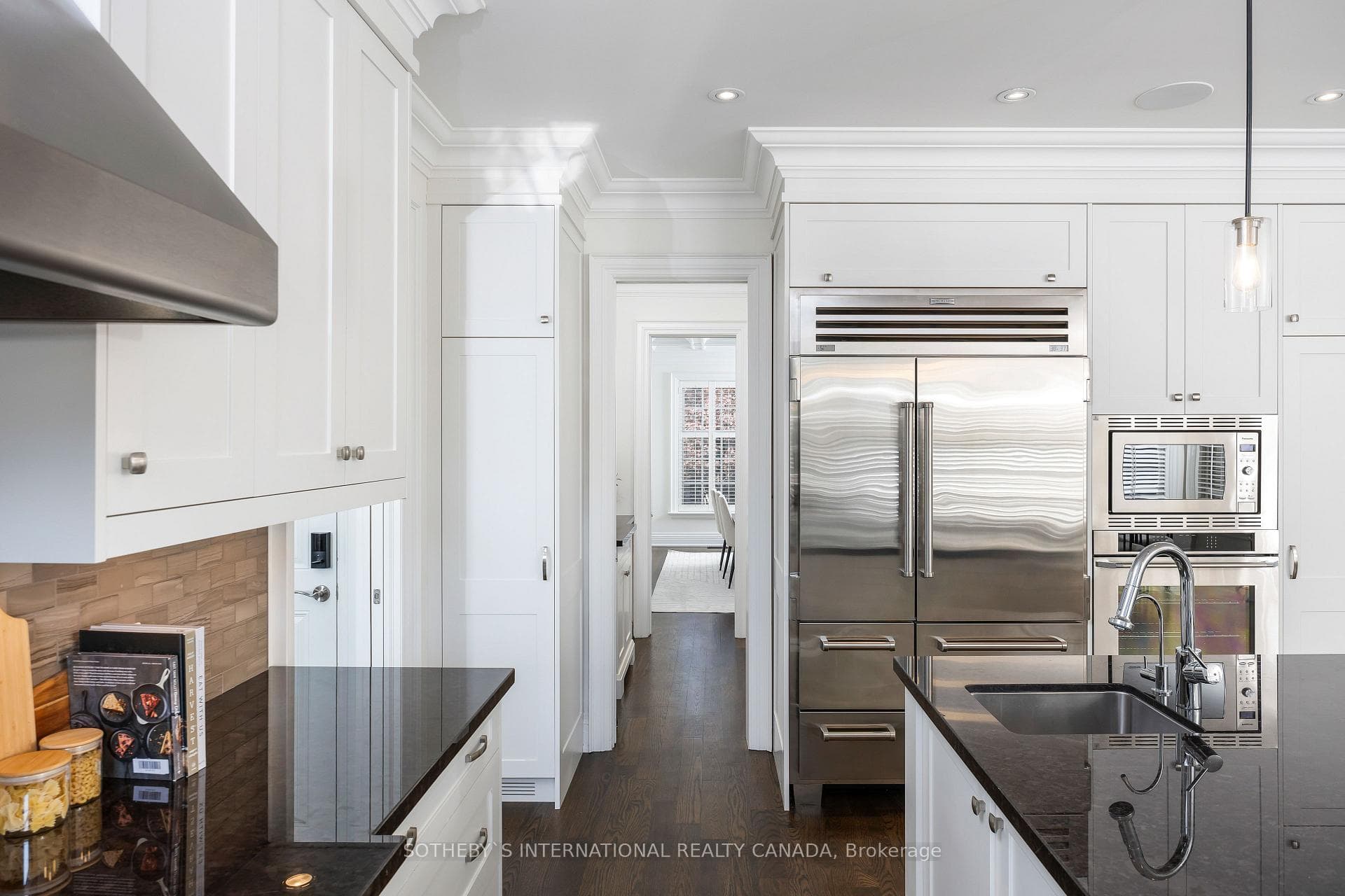 77 Van Dusen Boulevard photo 17
