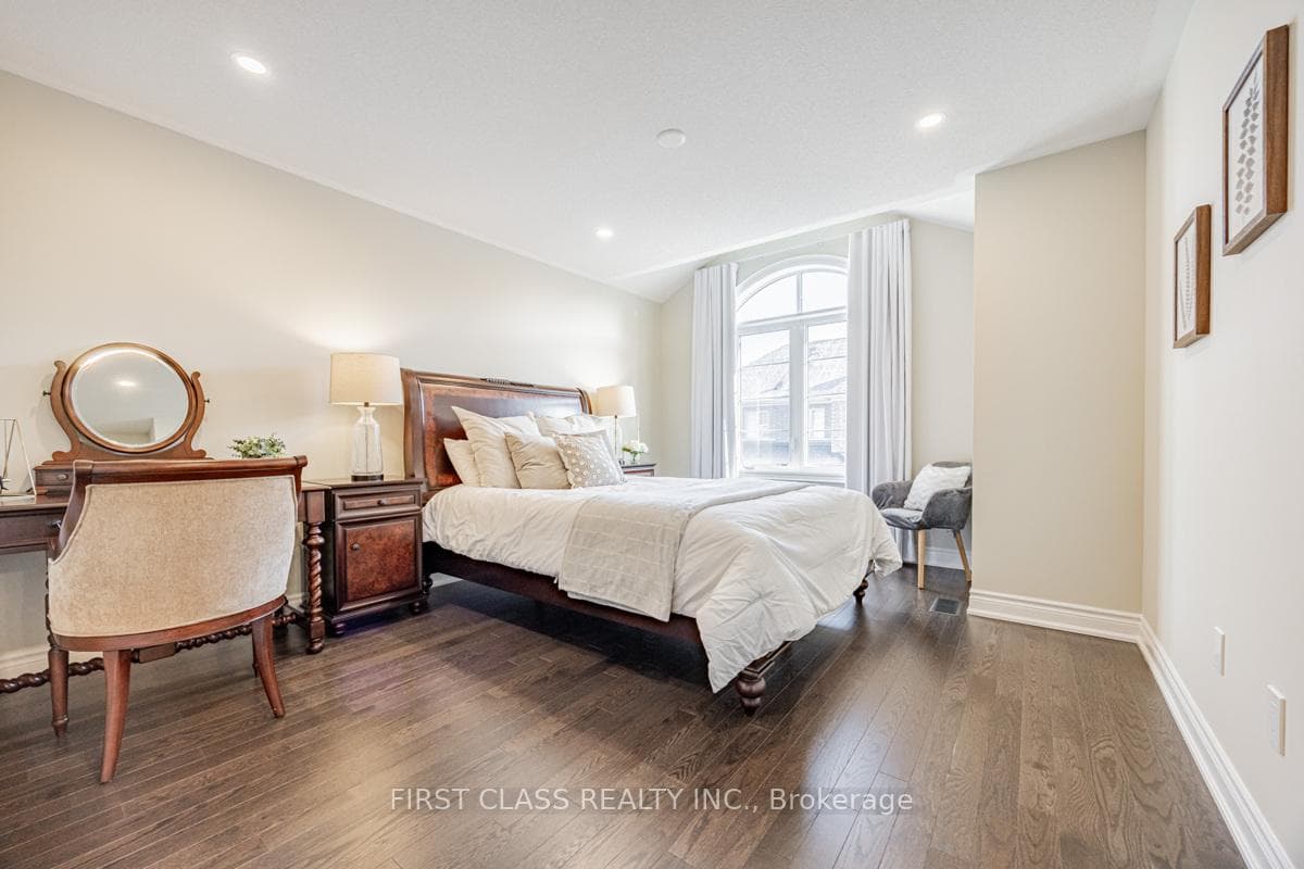8 Reign Lane photo 25
