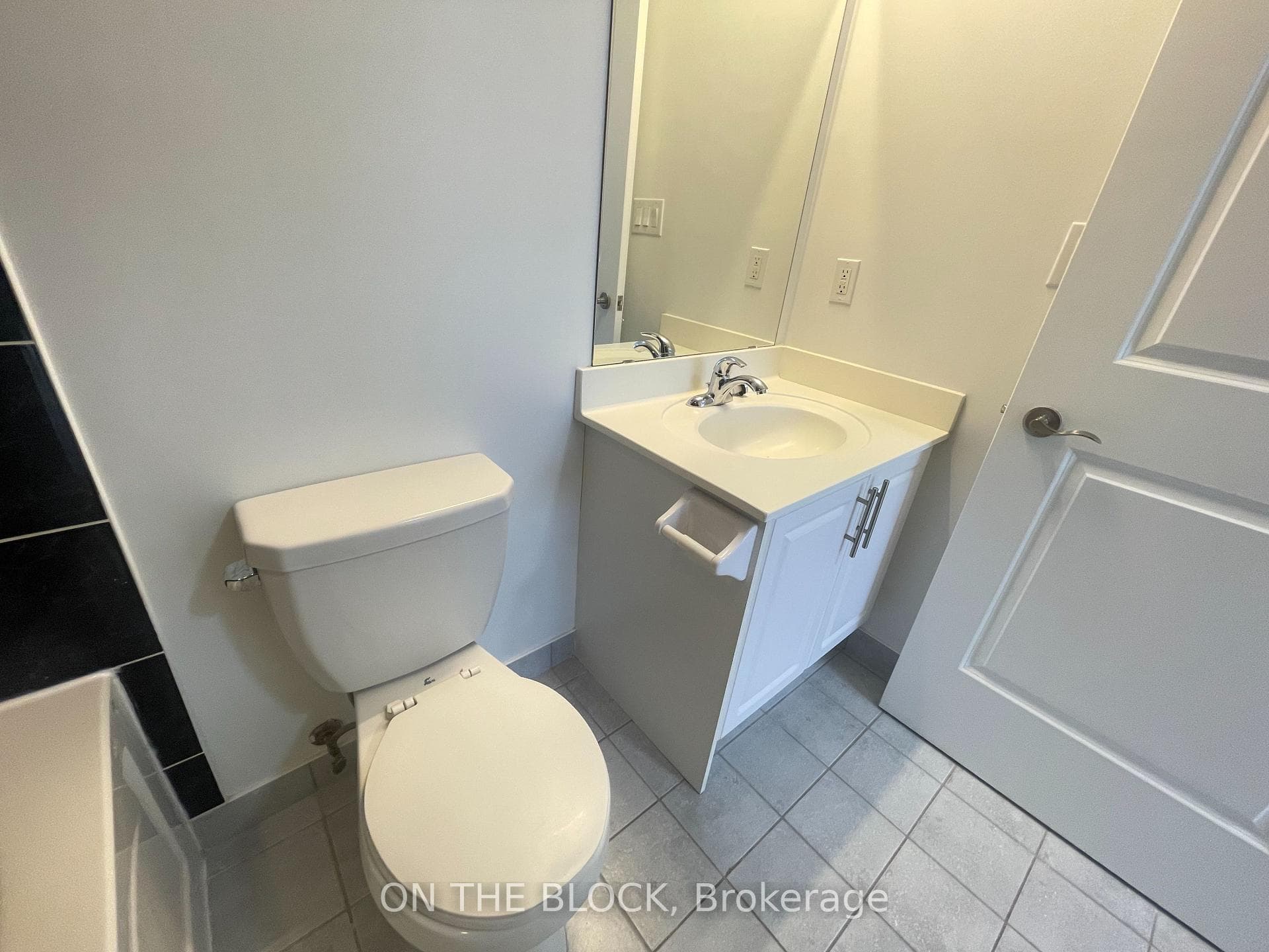 135 Wynford Drive Unit 807 photo 19