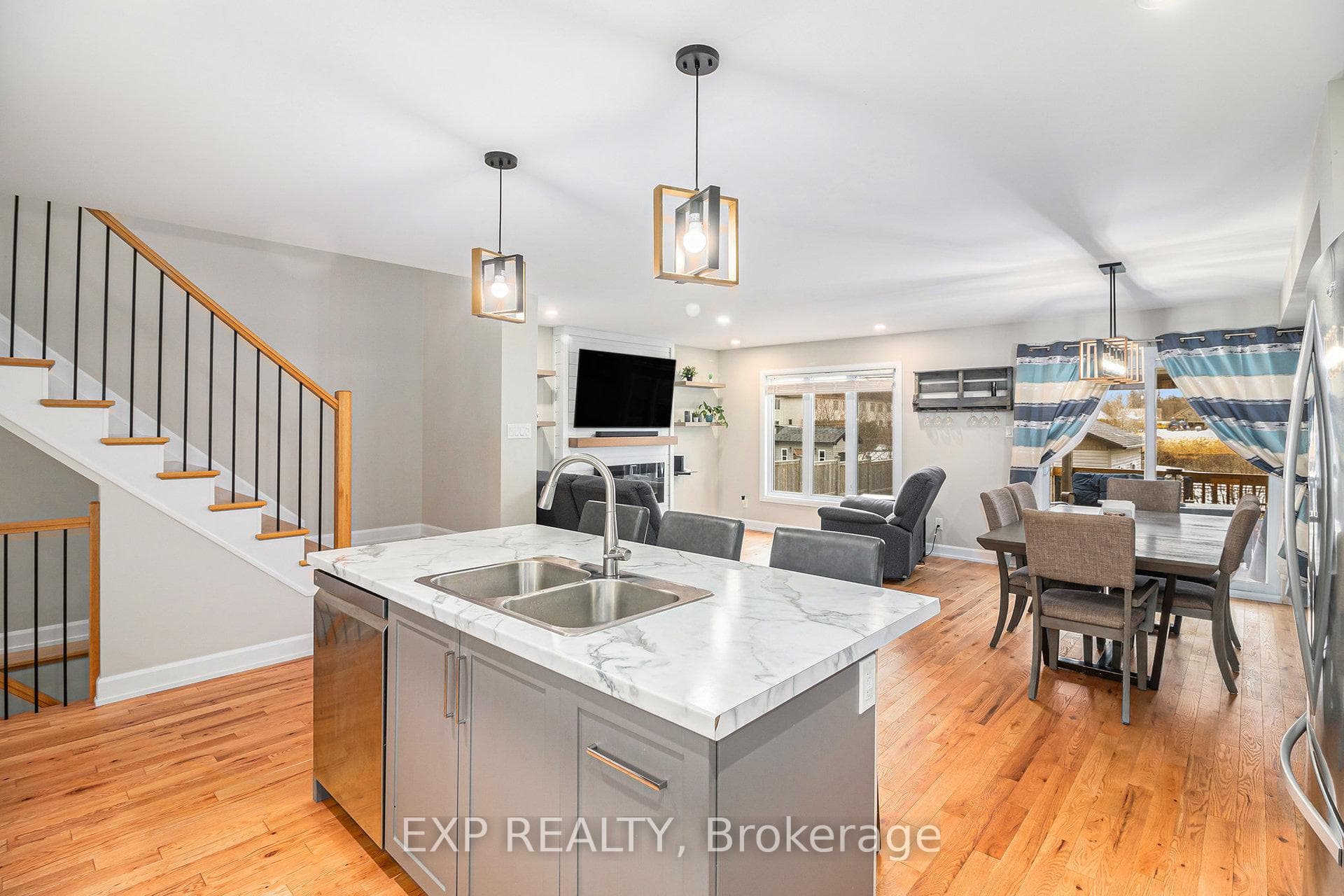 202 Bourdeau Boulevard photo 13