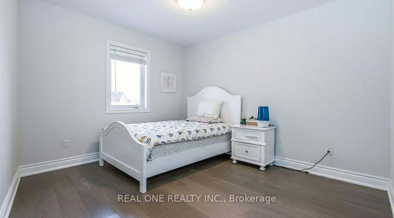 77 Leitchcroft Crescent photo 6