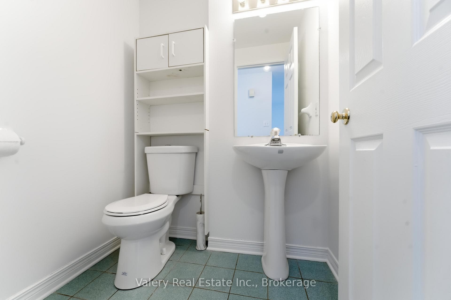 62 Astoria Crescent photo 15