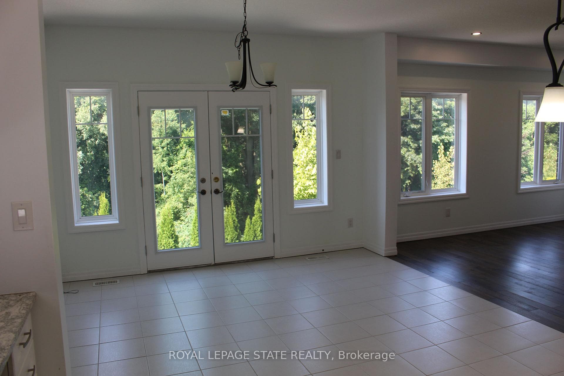 248 Tall Grass Crescent photo 18