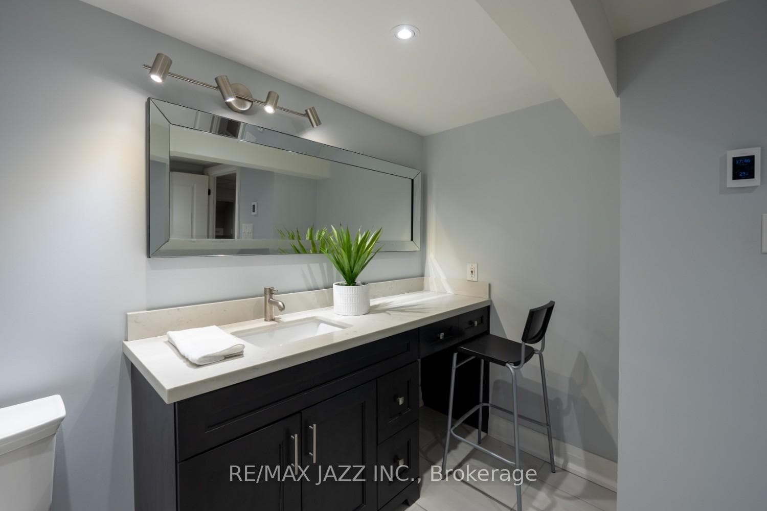 764 Grierson Street photo 22