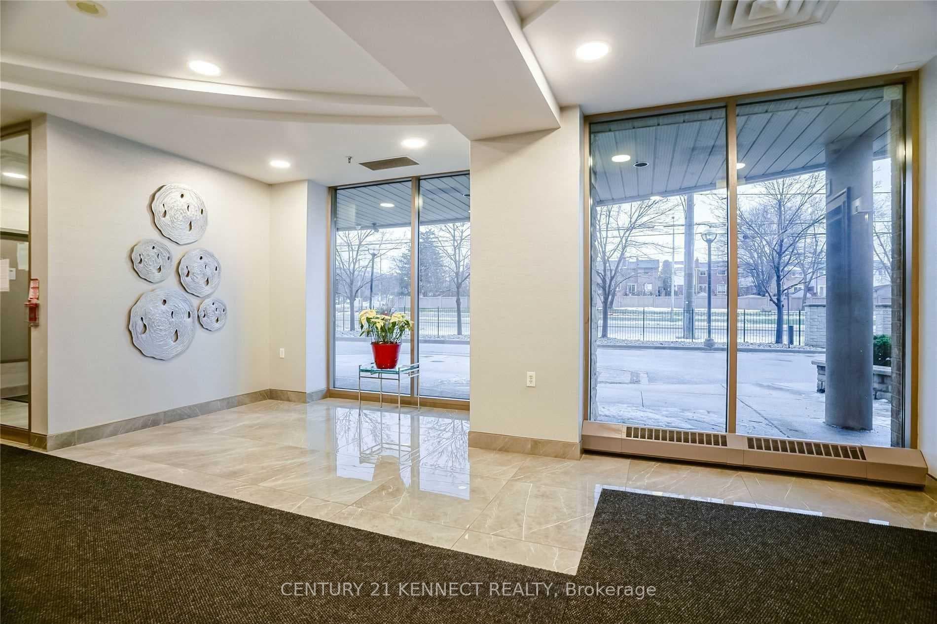 200 Burnhamthorpe Road Unit 1203 photo 4