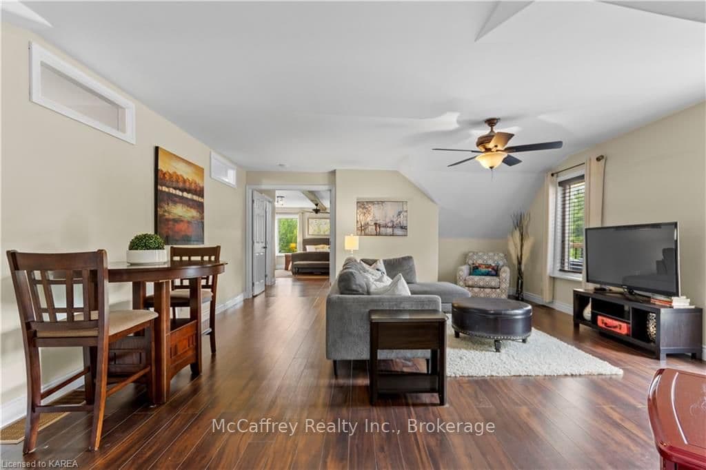 137 PINECREST Road photo 27