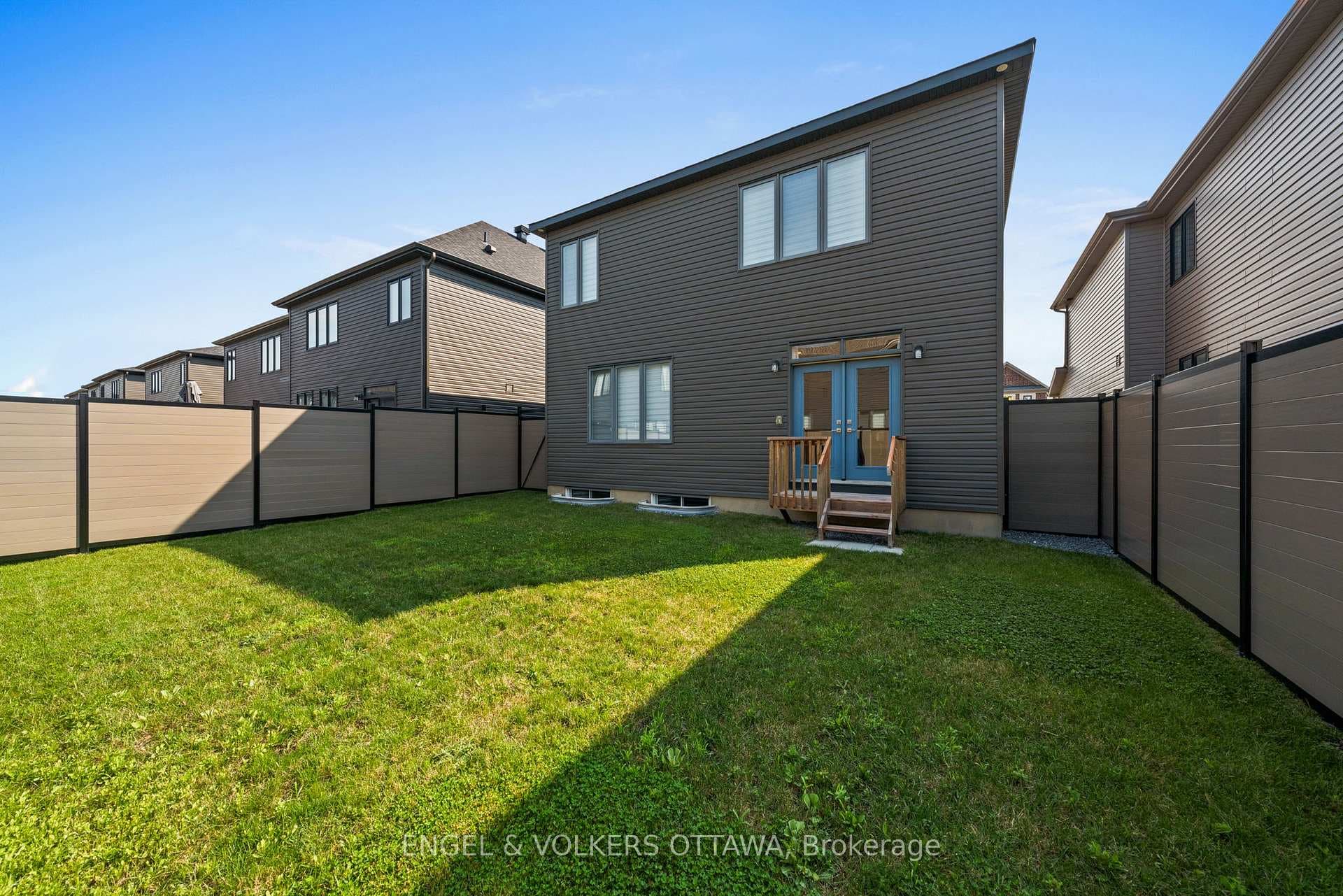 611 Ribbon Street photo 41