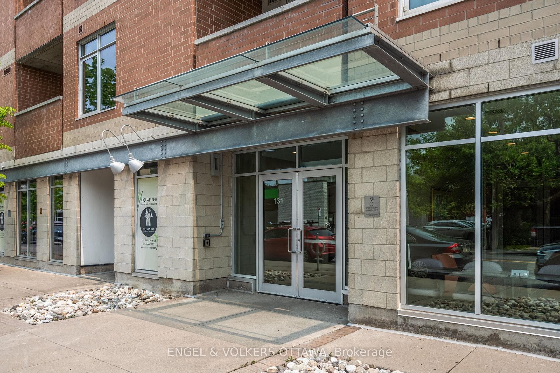 131 Holland Avenue Unit 602 photo 2