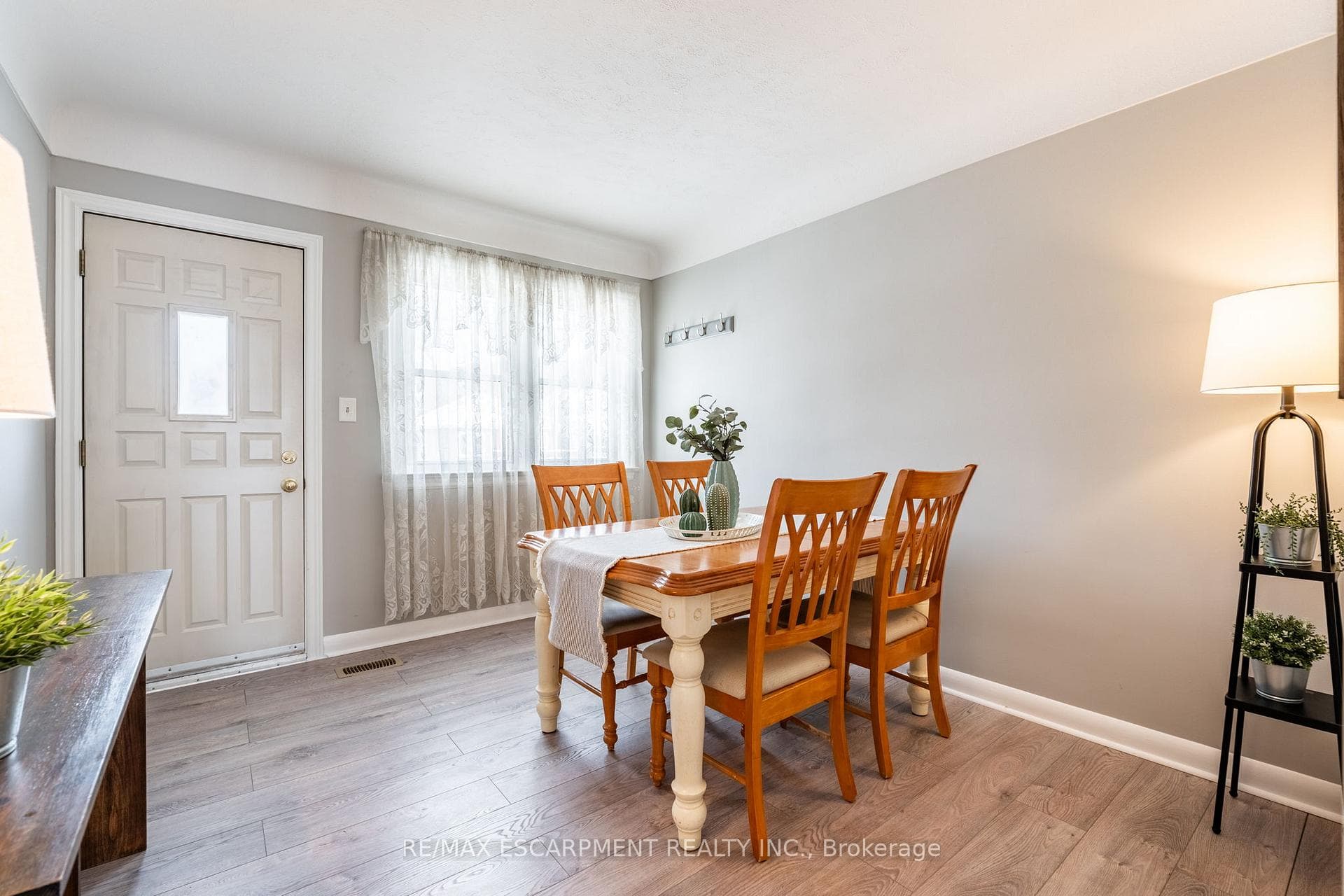 276 BOWMAN Street photo 5