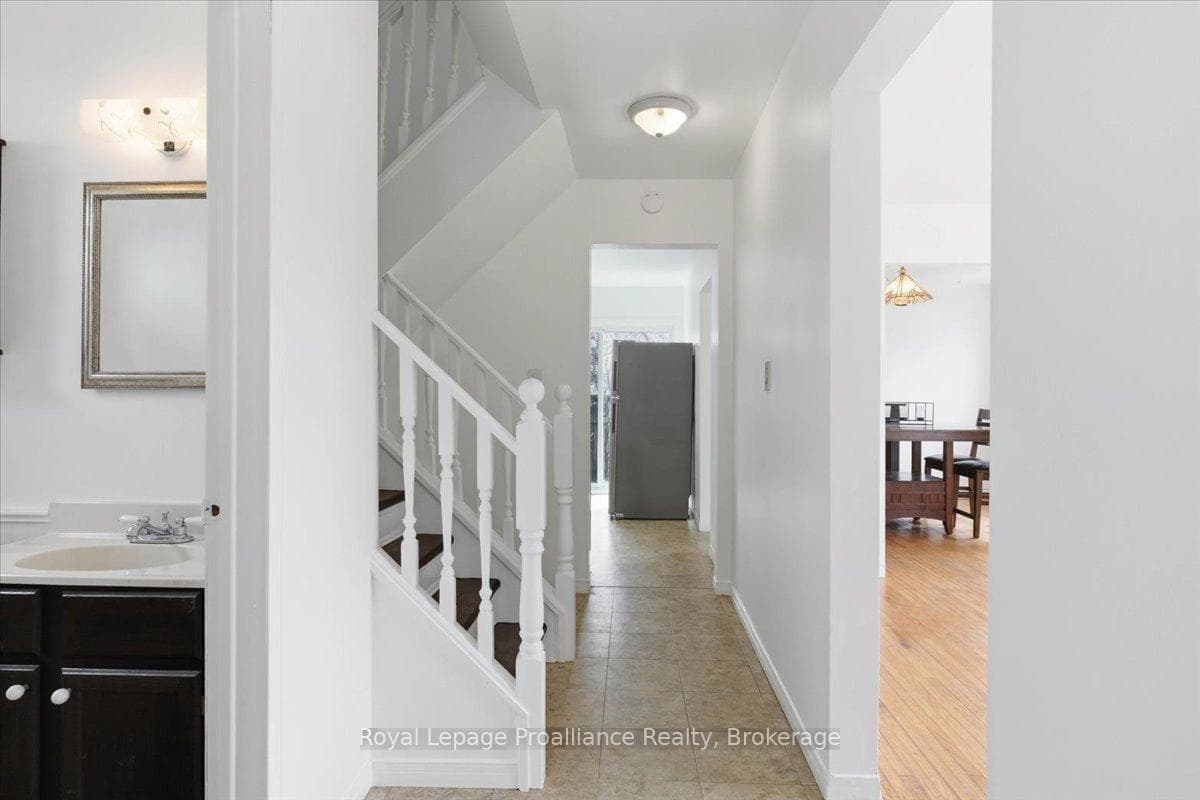 131 Prospect Hill photo 7