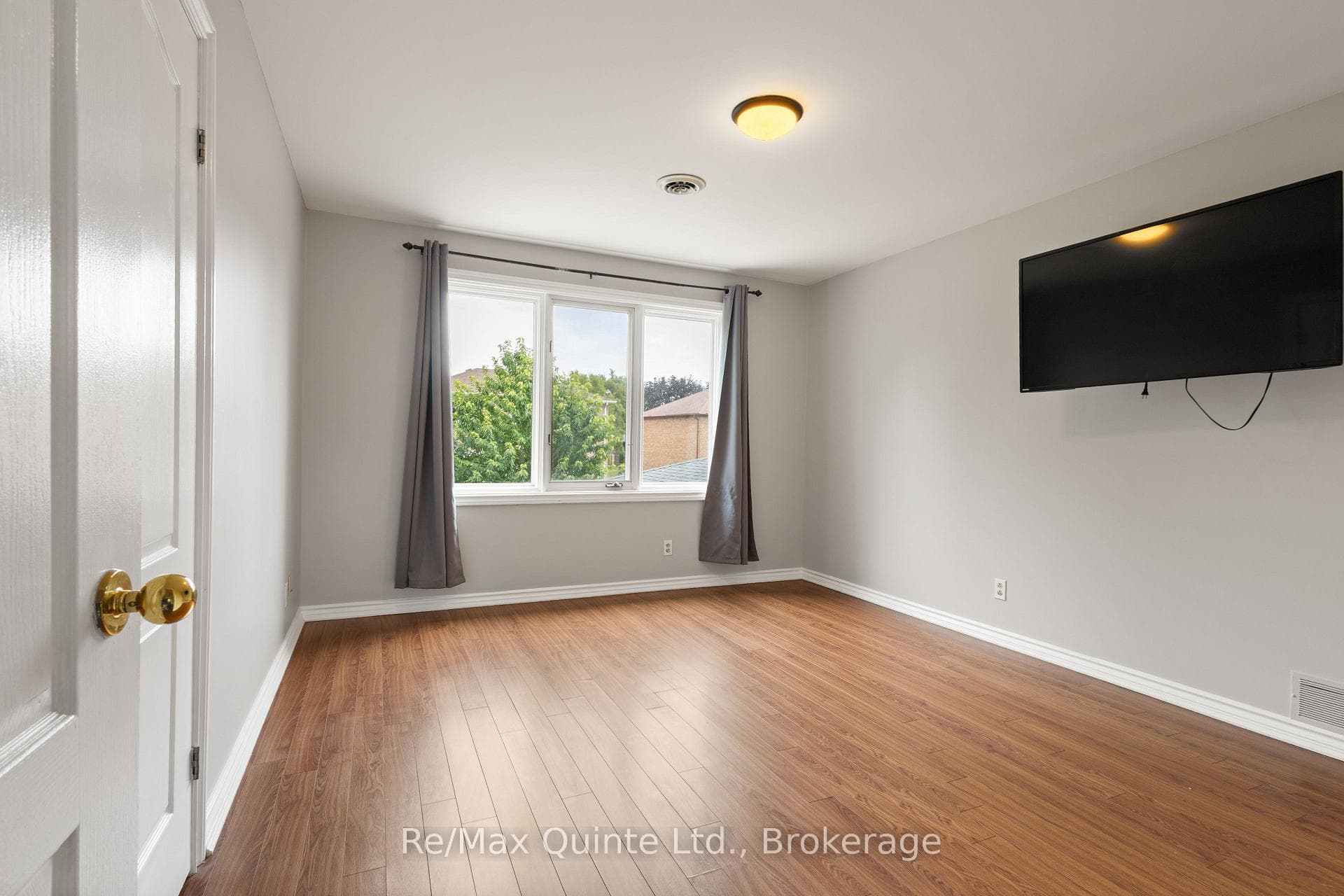 17 Applewood Court photo 37