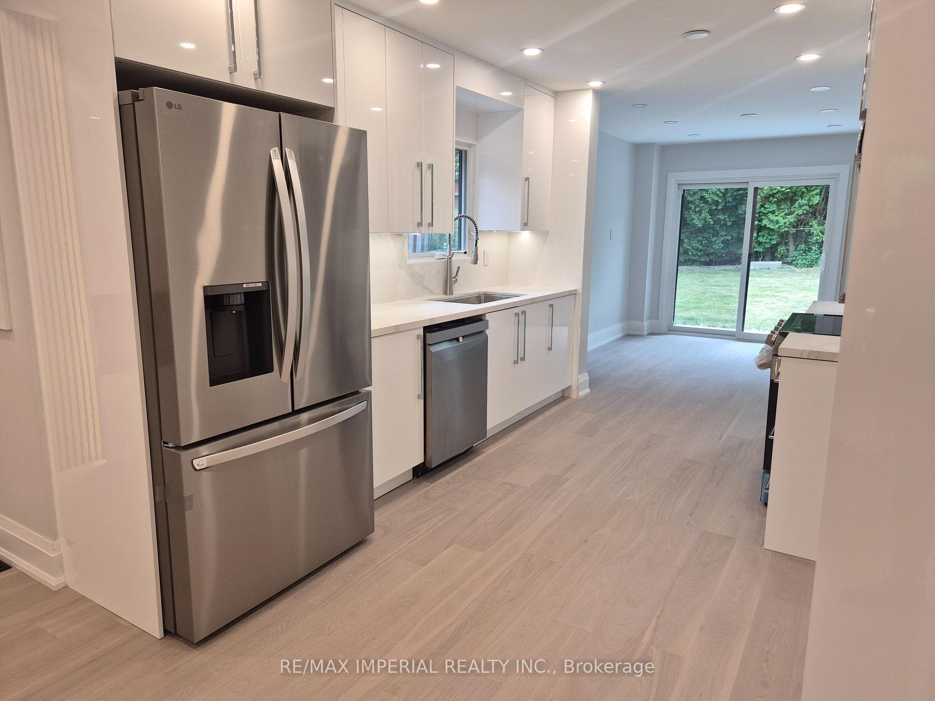 191 Avenue Road photo 18
