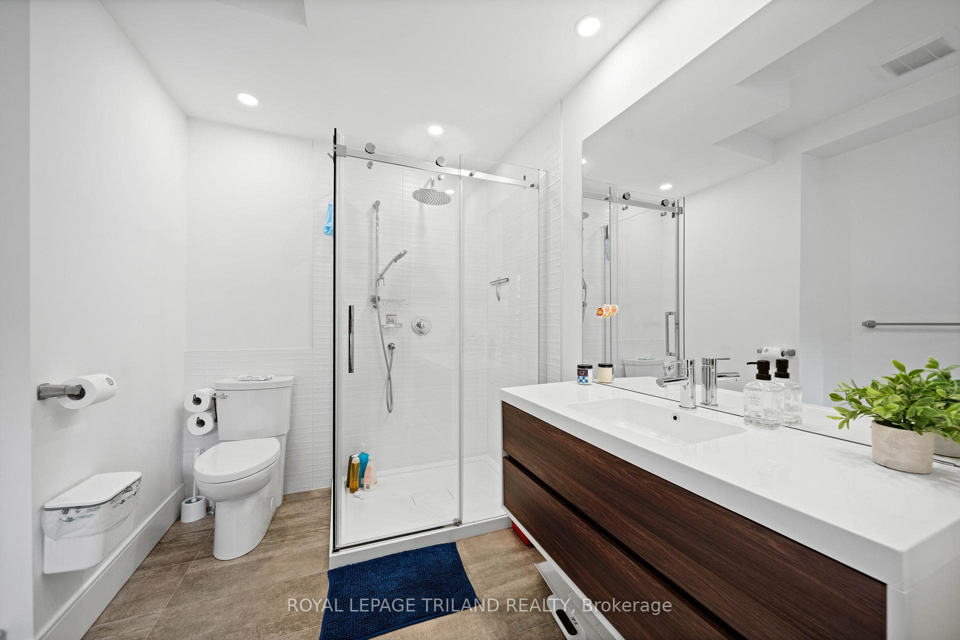 130 Windsor Crescent Unit 3 photo 17