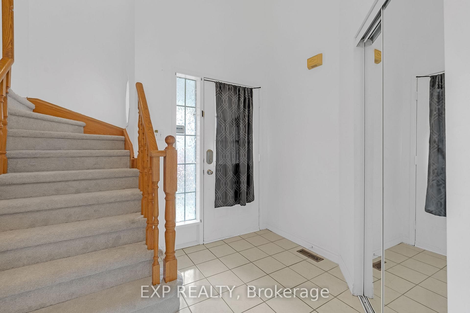 6069 Maple Gate Circle photo 2