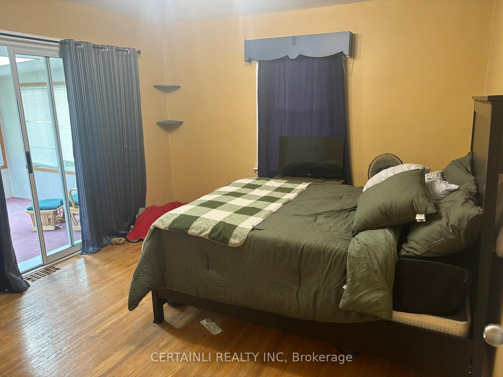 632 Wallace Street photo 10