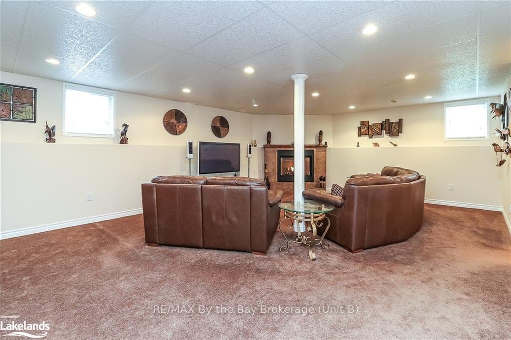 34 CRANBERRY Heights photo 28