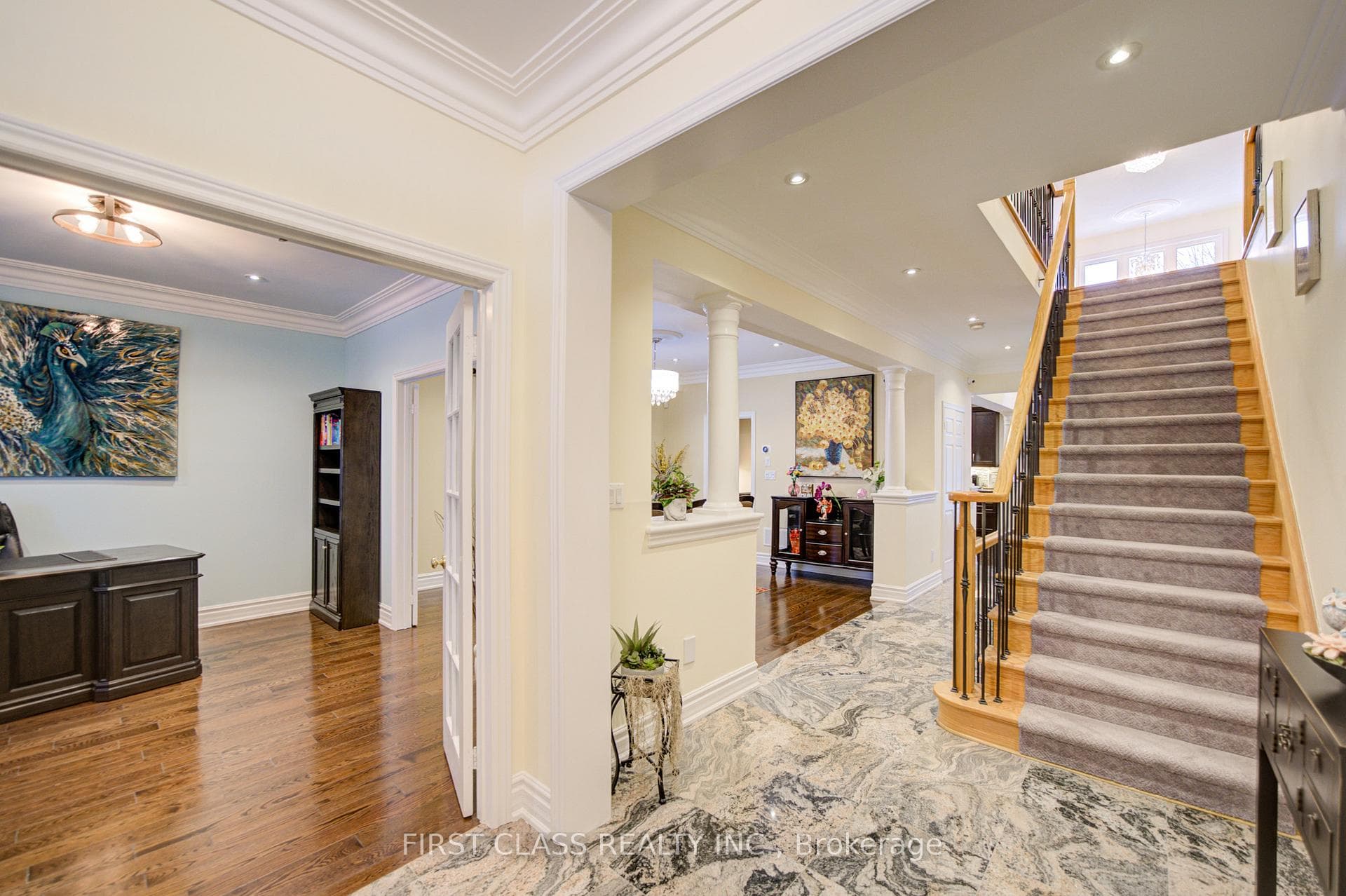 73 Glengordon Crescent photo 3