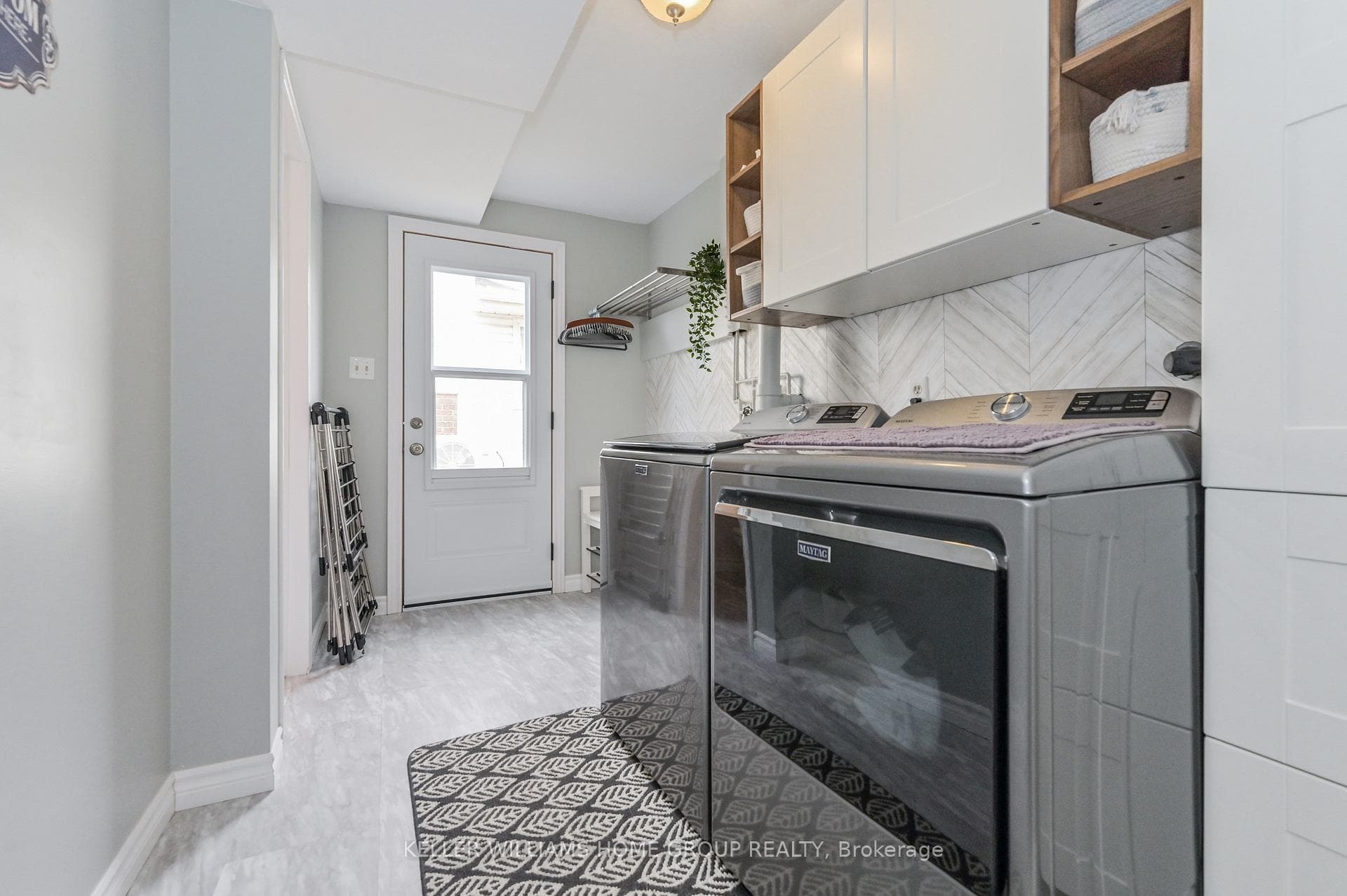 532 Harvey Street photo 33