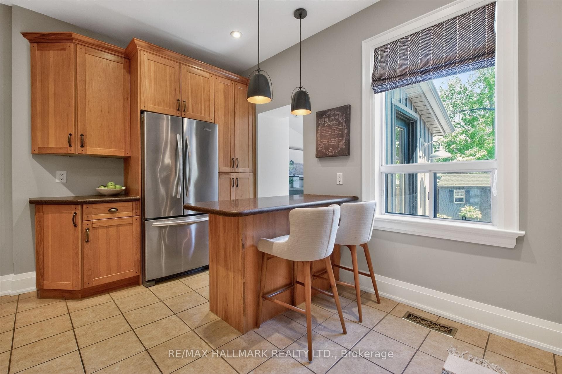 687 Durie Street photo 15