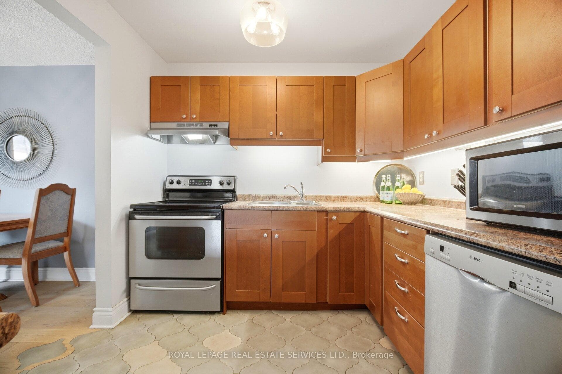 649 Francis Road Unit 3 photo 11