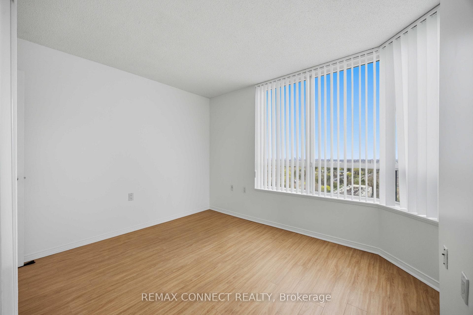 35 Finch Avenue Unit 2010 photo 17