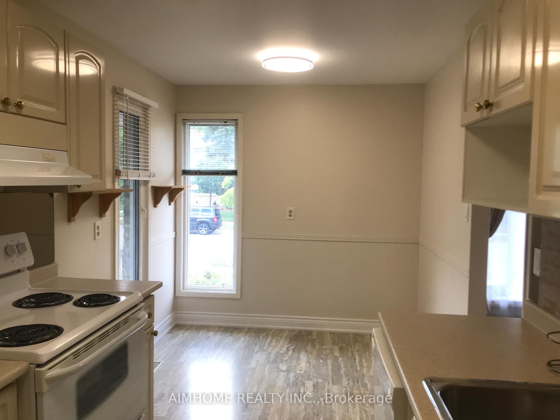 15 Bow River Crescent photo 11