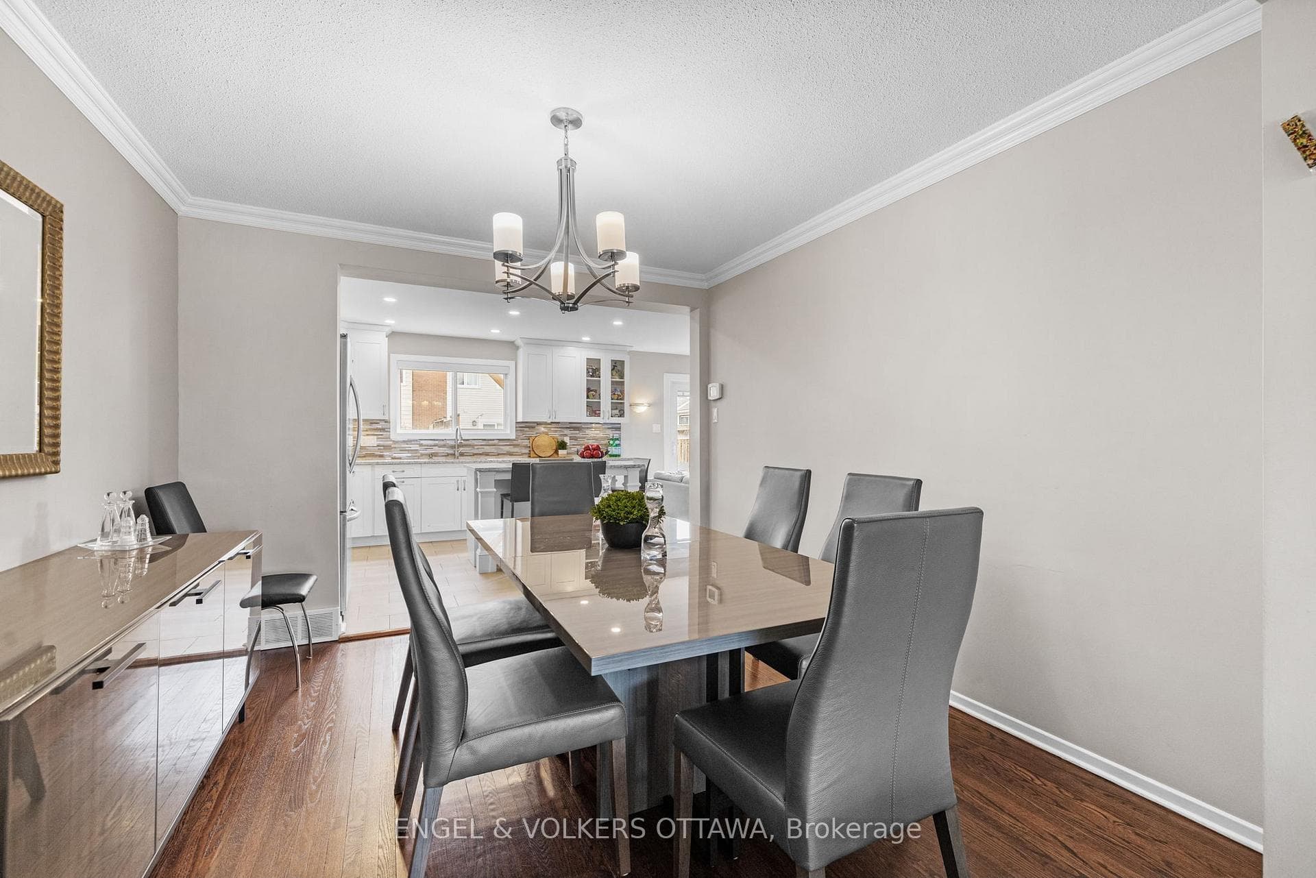 17 Winlock Crescent photo 6