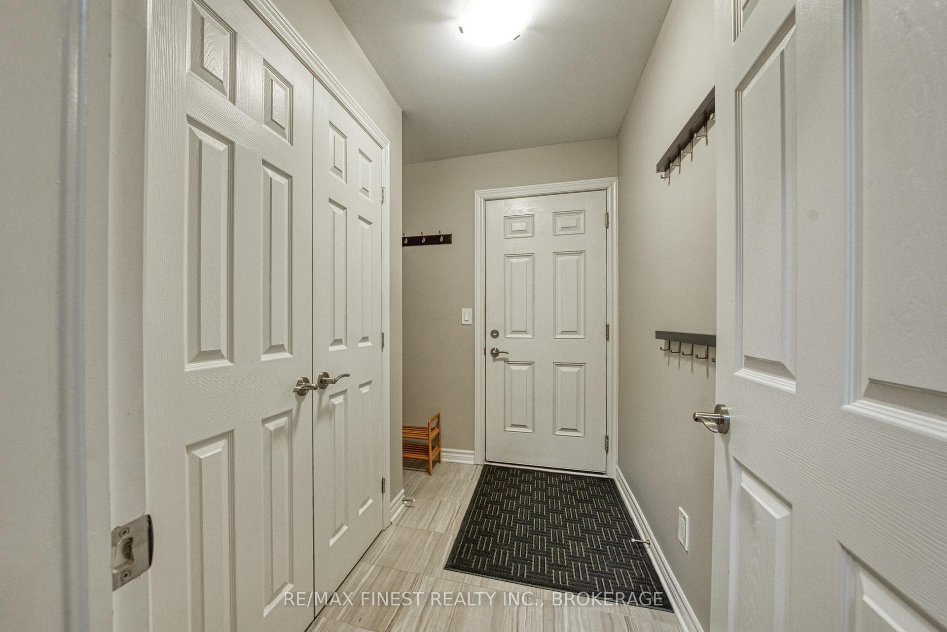 621 Halloway Drive photo 6