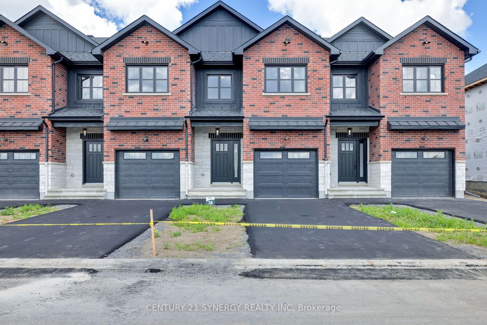 15 HELEN Street photo 1