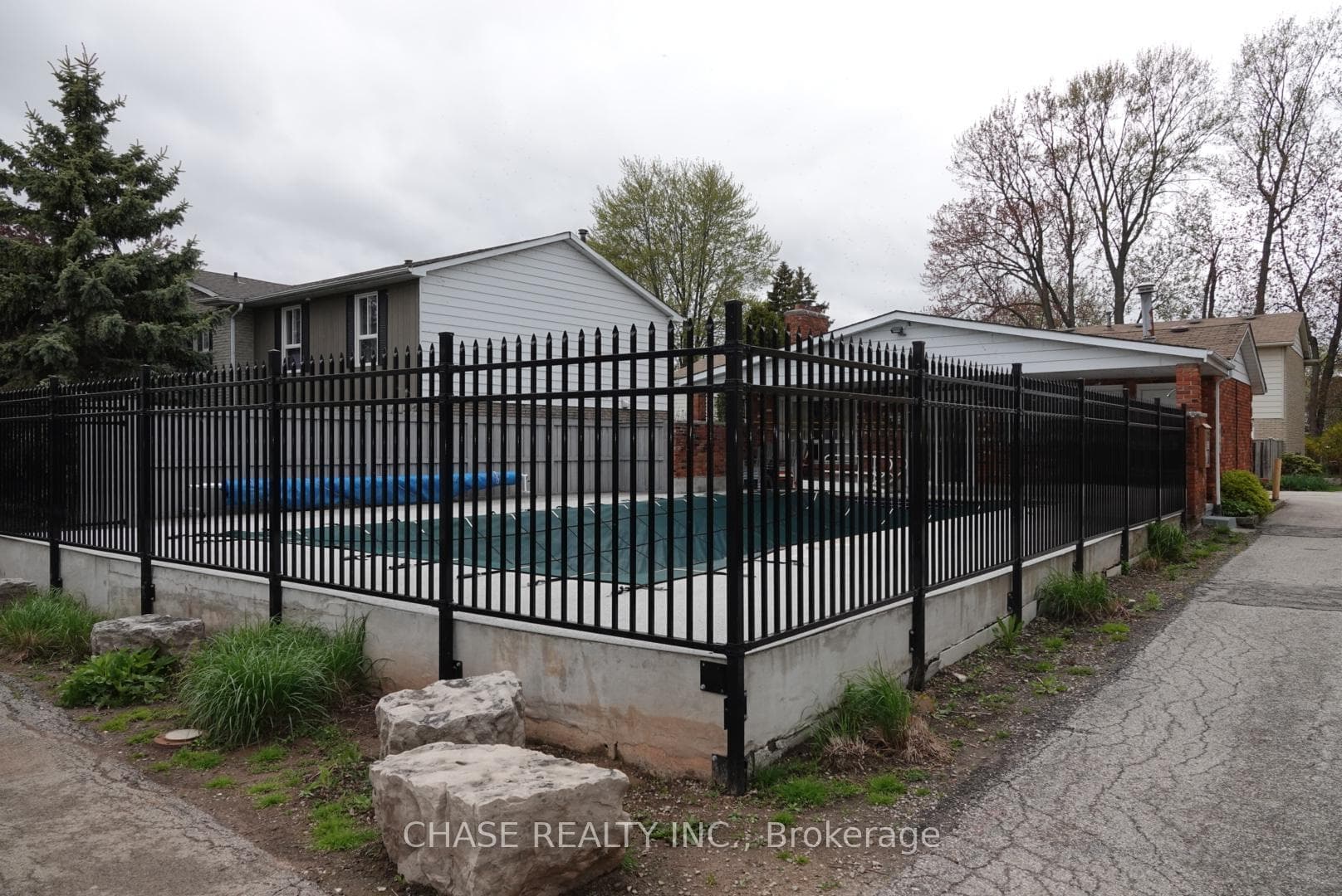 5475 Lakeshore Road Unit 9 photo 11