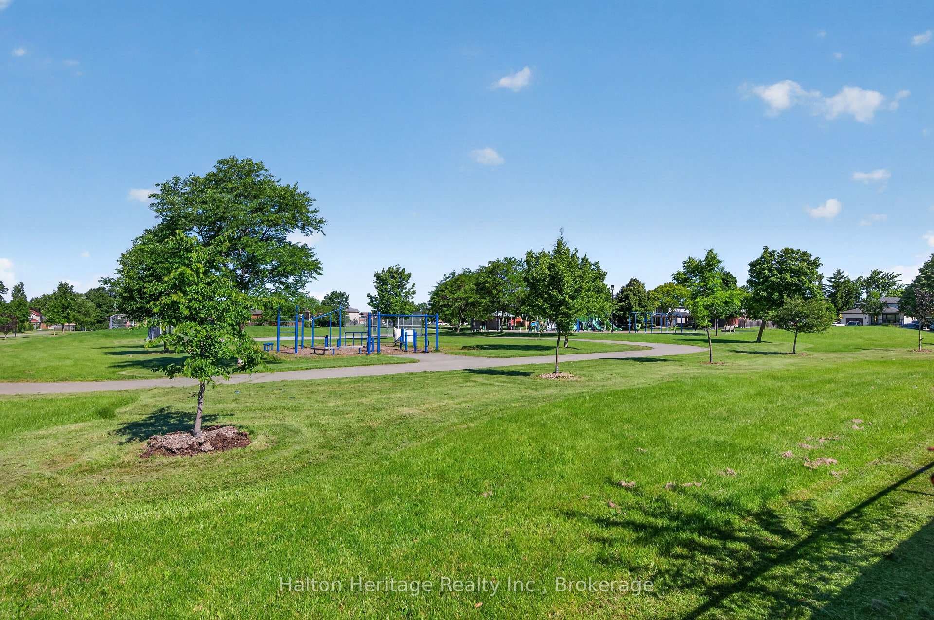 400 Eaglewood Drive photo 17