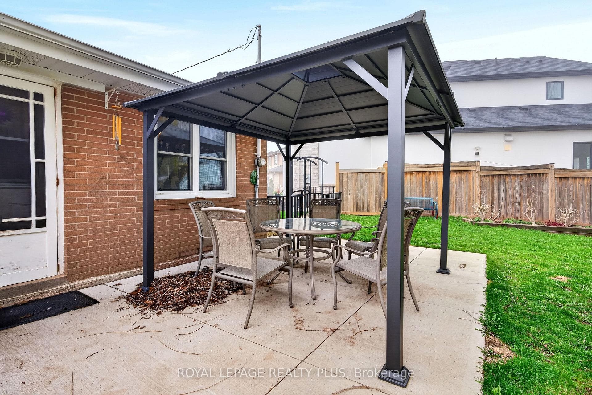 1332 Stanbury Road photo 40