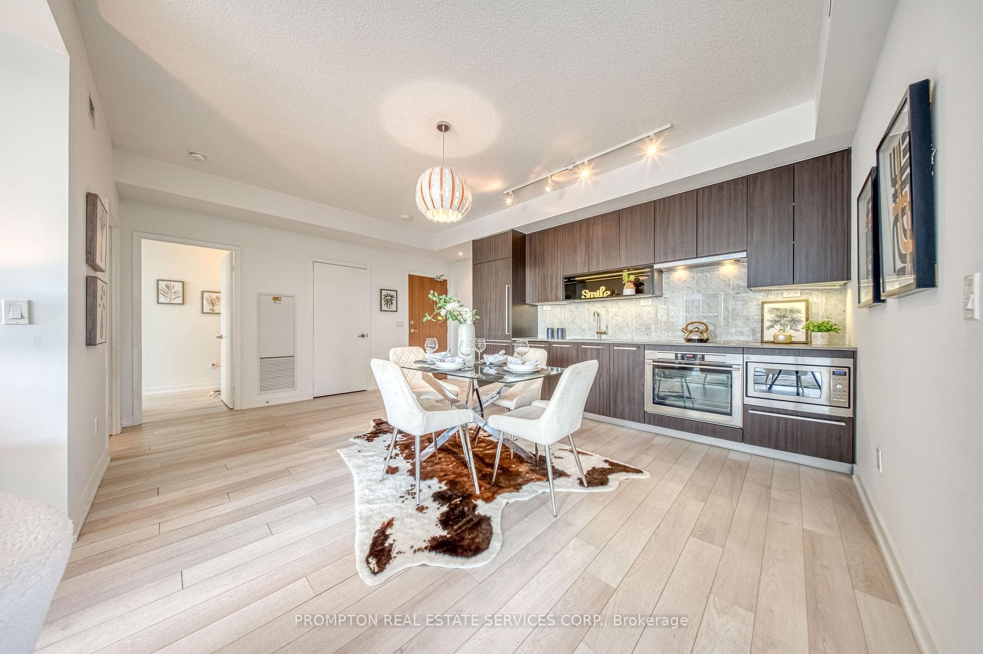 115 Mcmahon Drive Unit 2511 photo 6