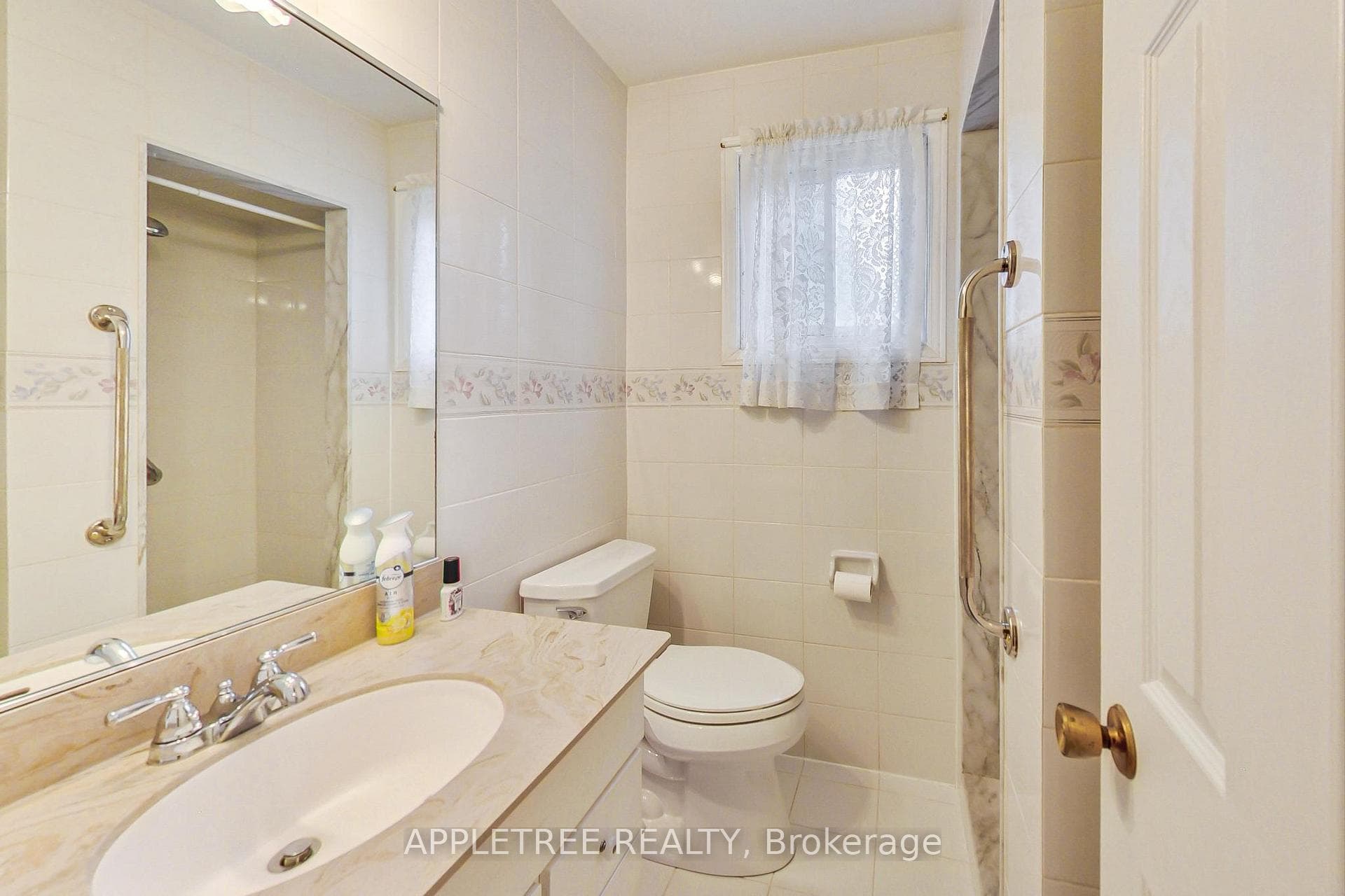 9 Wiarton Court photo 26