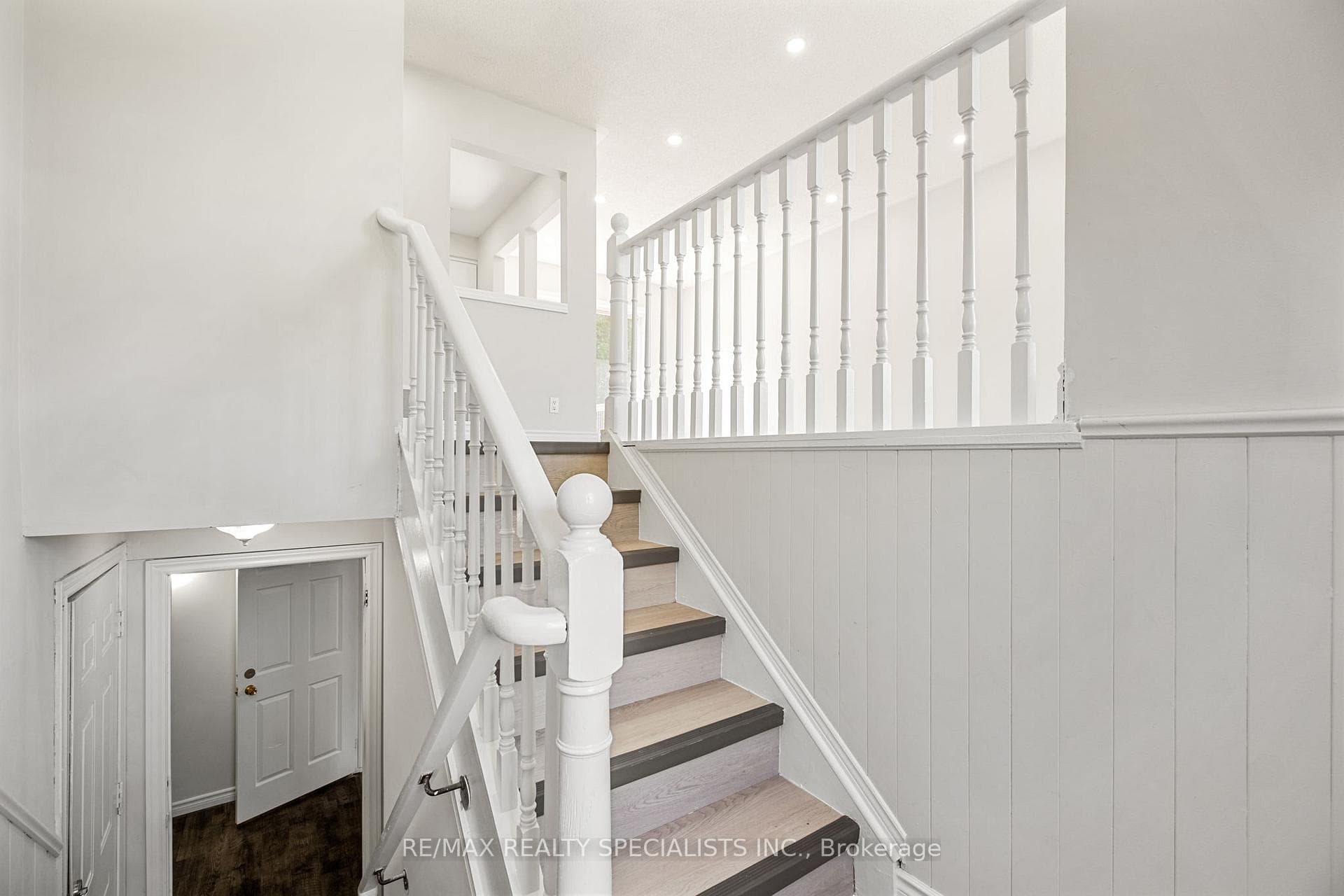 15 Cindy Lee Crescent photo 5