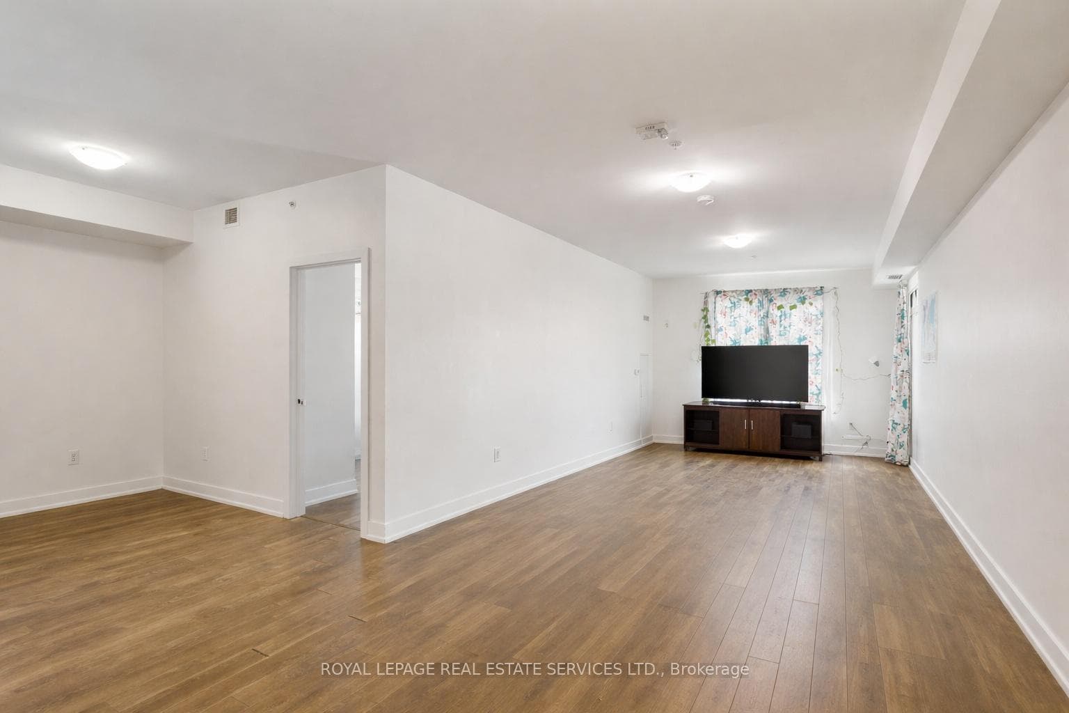 150 Oak Park Boulevard Unit 420 photo 13