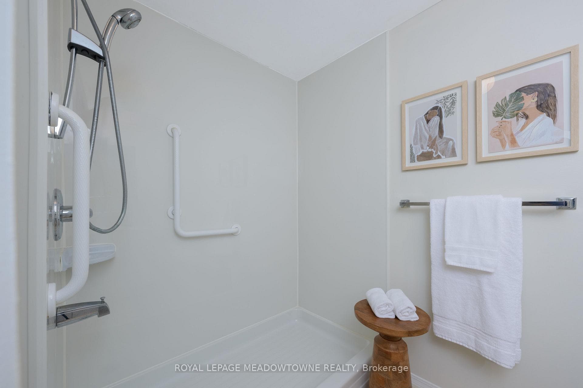 26 Hall Road Unit 302 photo 32