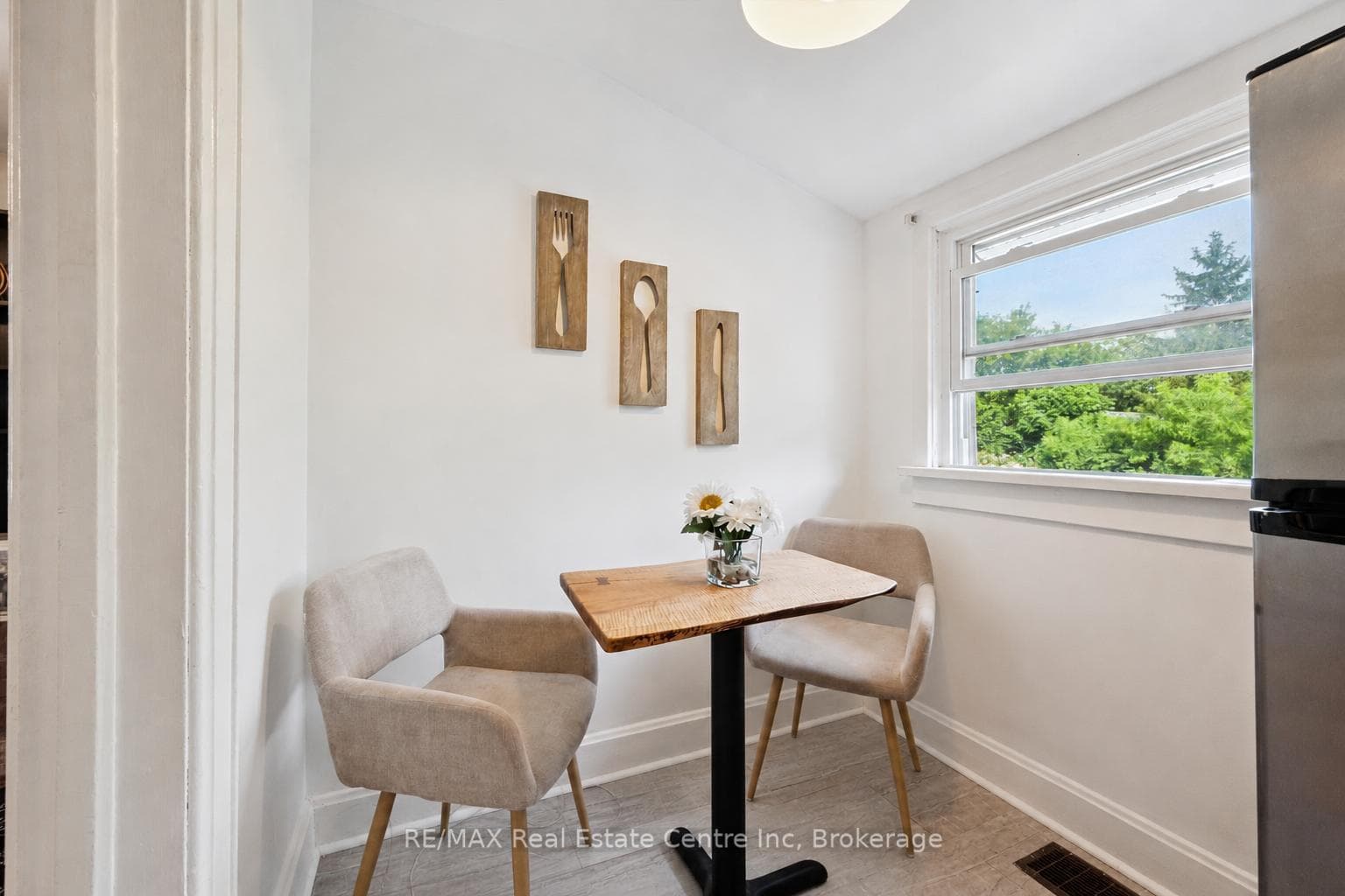 314 PAISLEY Road photo 21