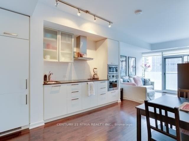 12 York Street Unit 1709 photo 6