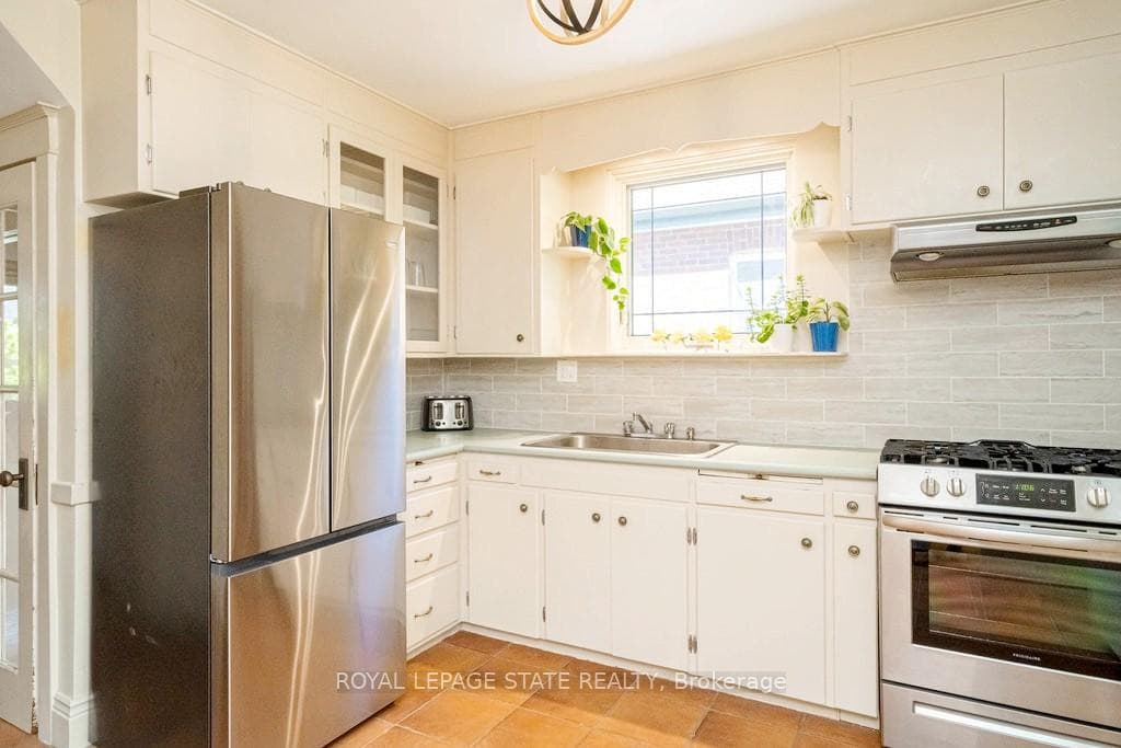72 Barclay Street photo 9