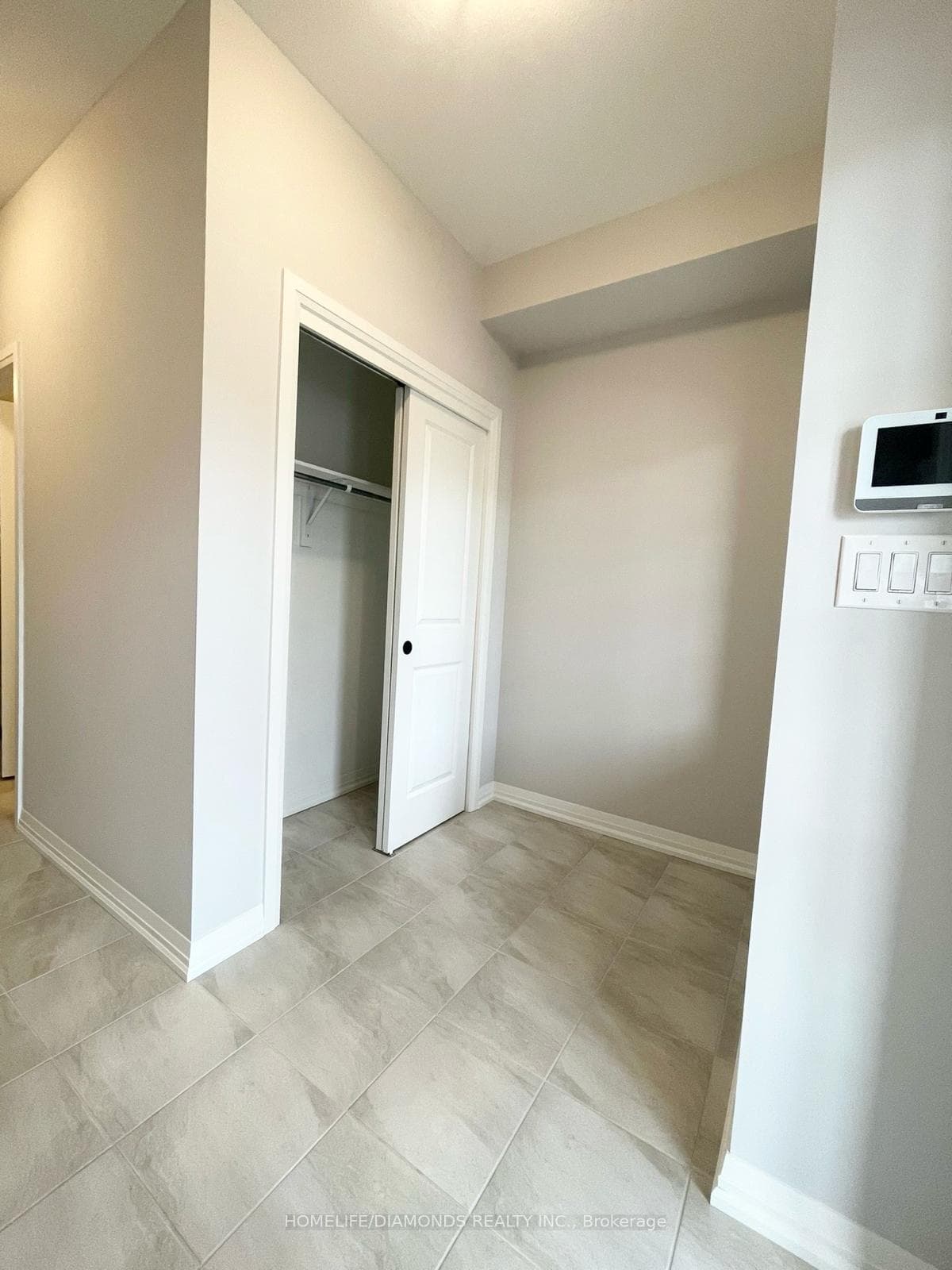 112 ALICIA Crescent photo 21