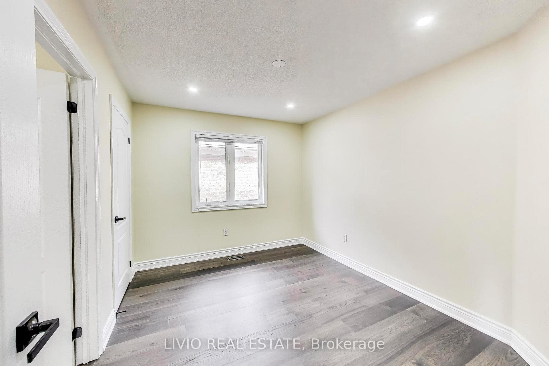 232 Thorndale Road photo 37