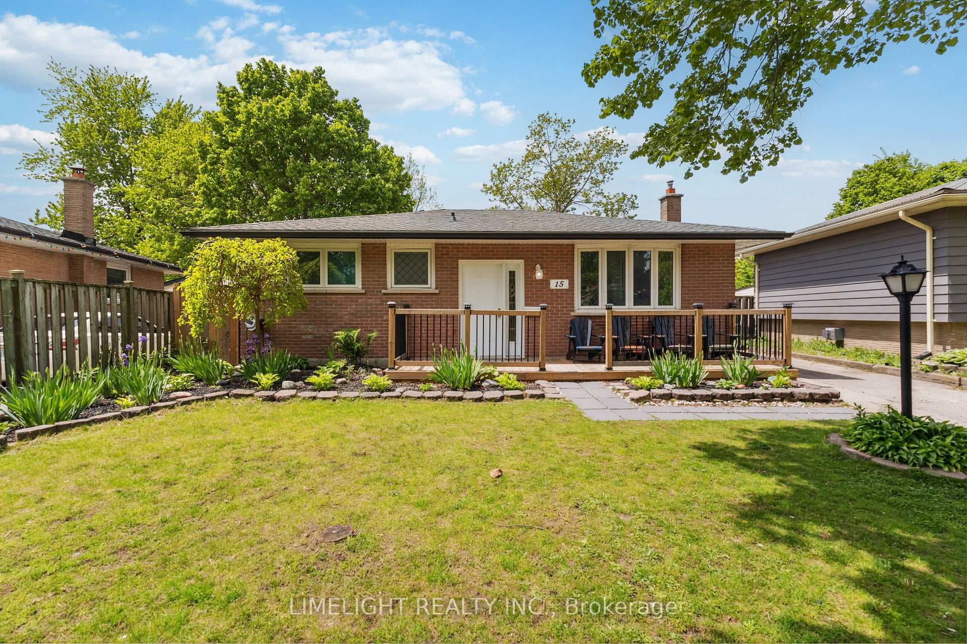 15 Oneida Road photo 2