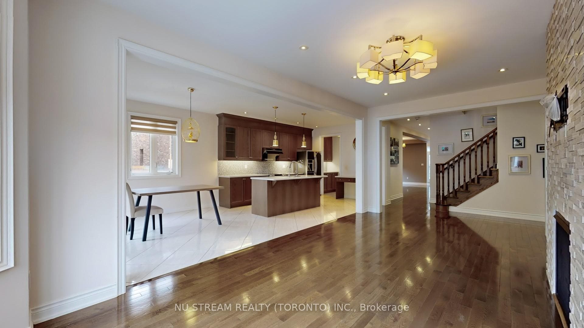 102 Beaconsfield Drive photo 7